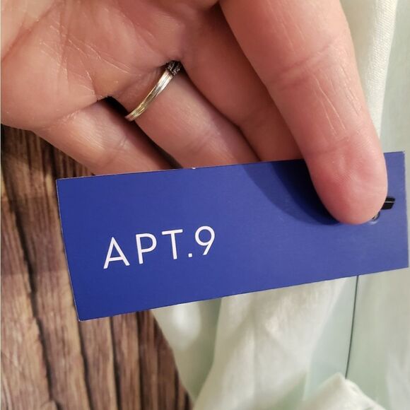 APT 9 Robe  - Picture 4 of 6